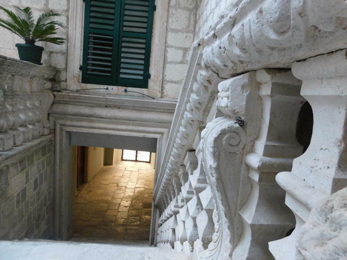 P.S. Cattaro Apartments Bagian luar foto