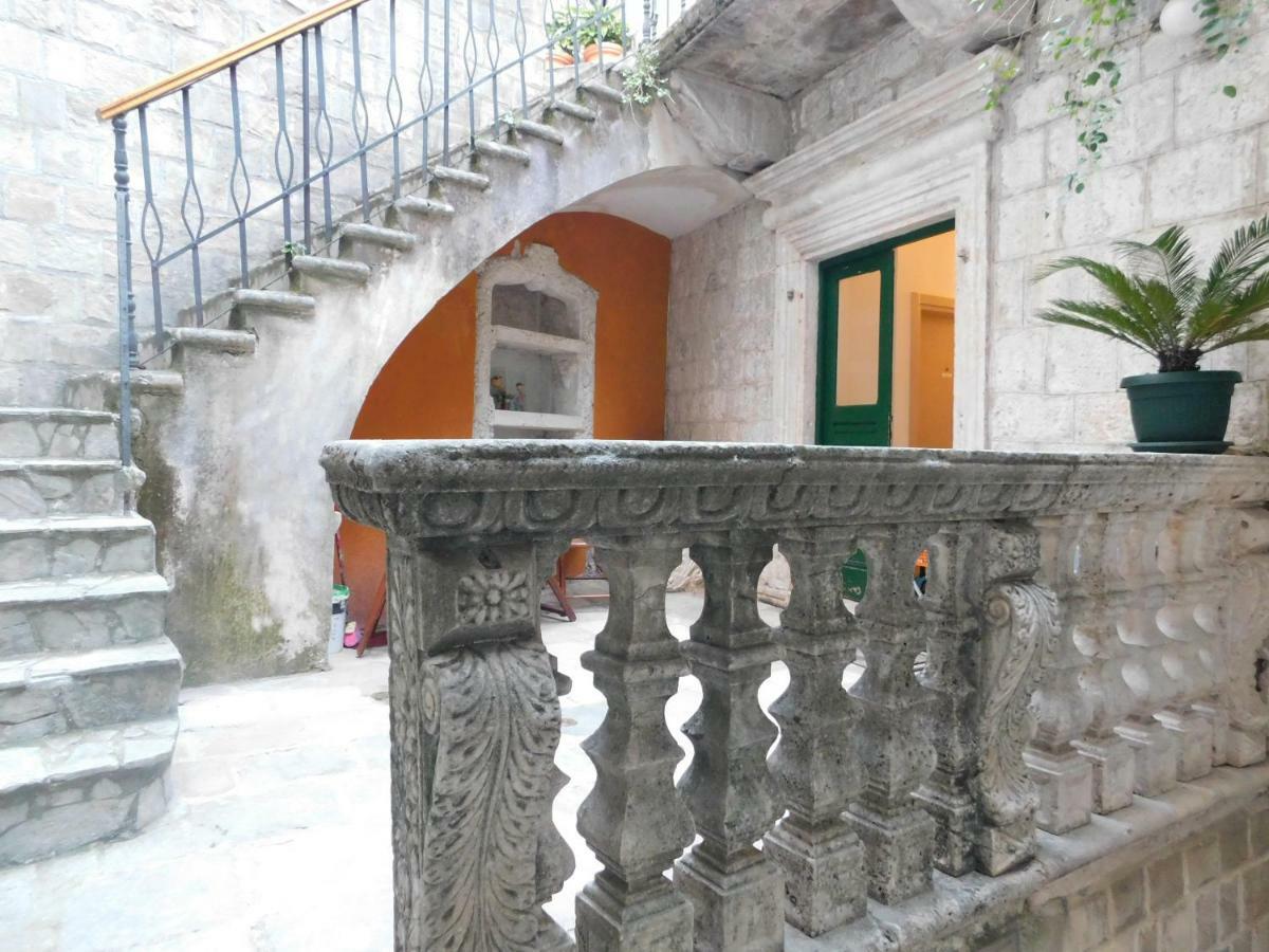 P.S. Cattaro Apartments Bagian luar foto