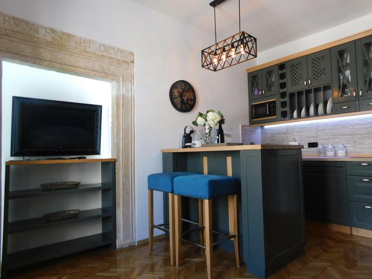P.S. Cattaro Apartments Bagian luar foto