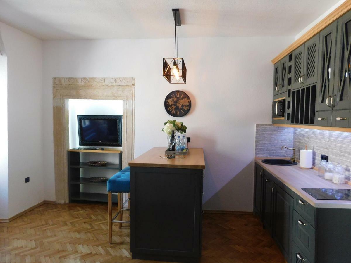 P.S. Cattaro Apartments Bagian luar foto