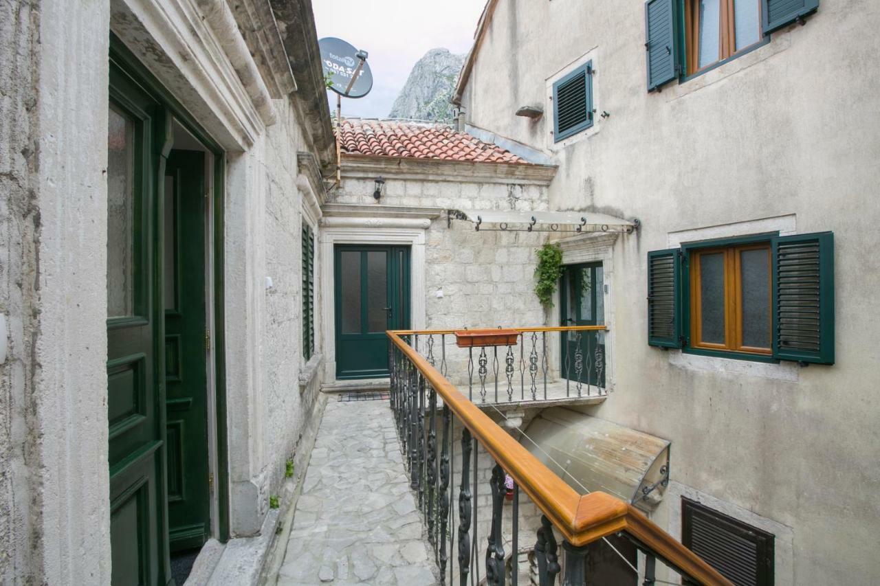 P.S. Cattaro Apartments Bagian luar foto