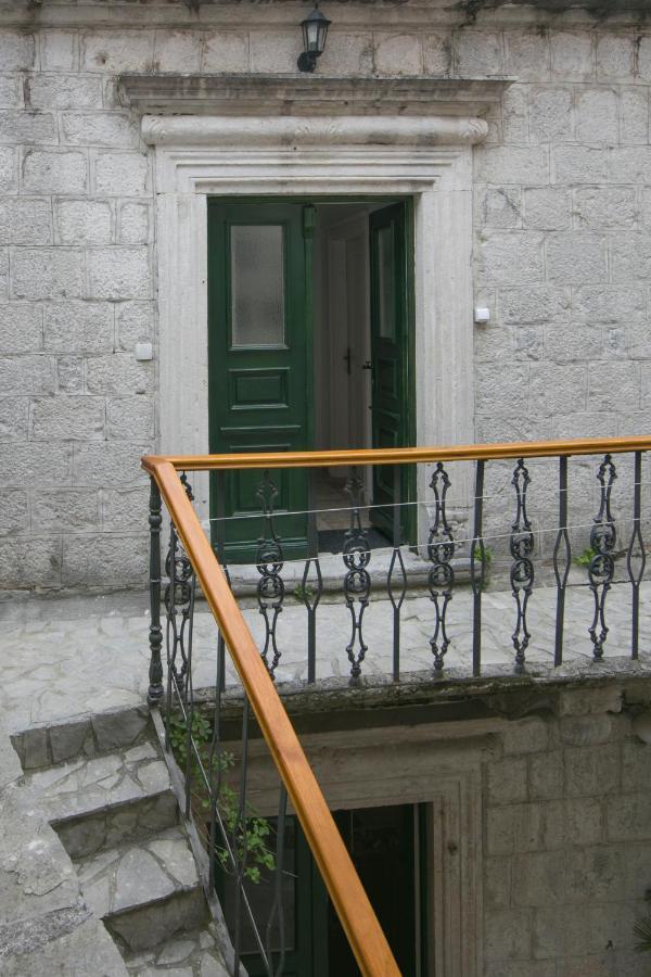 P.S. Cattaro Apartments Bagian luar foto